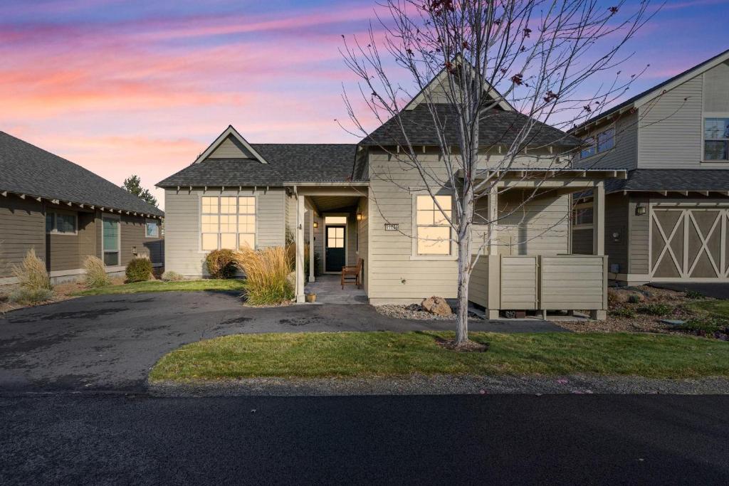 Desert Sky, Redmond (updated prices 2024)