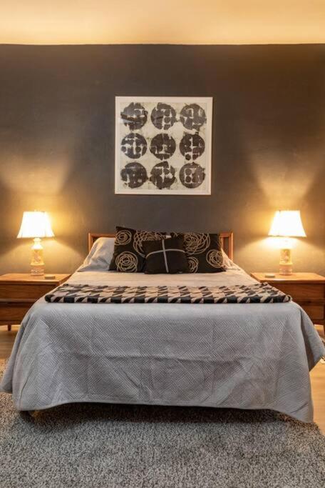 Stylish and Refined with Easy City Access - Departamento