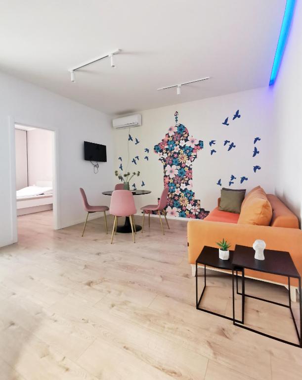 Blue and Rose Cozy - Quiet in the Best Location - Self Check-in - 5th Floor with Elevator - 