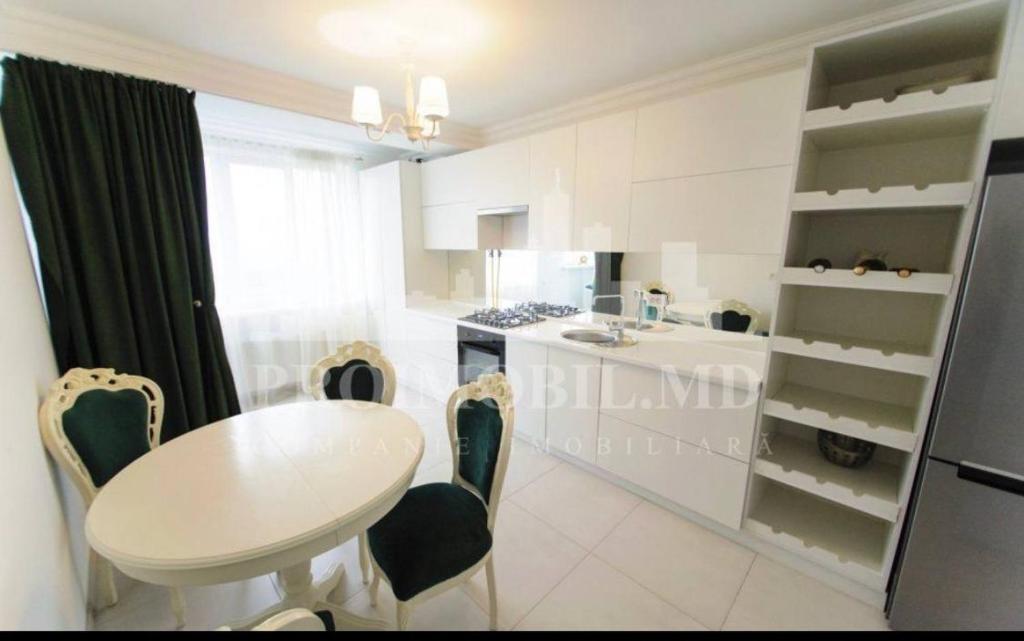 Holiday House 5*