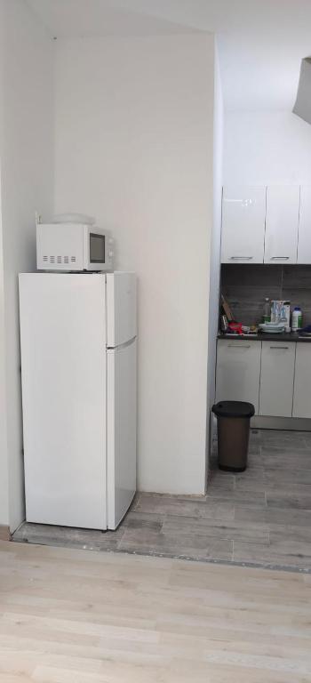A kitchen or kitchenette at Lodge El Muelle Arinaga