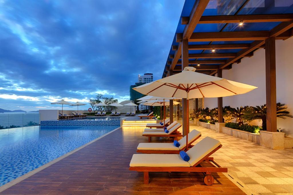 Hồ bơi trong/gần Vinpearl Beachfront Nha Trang