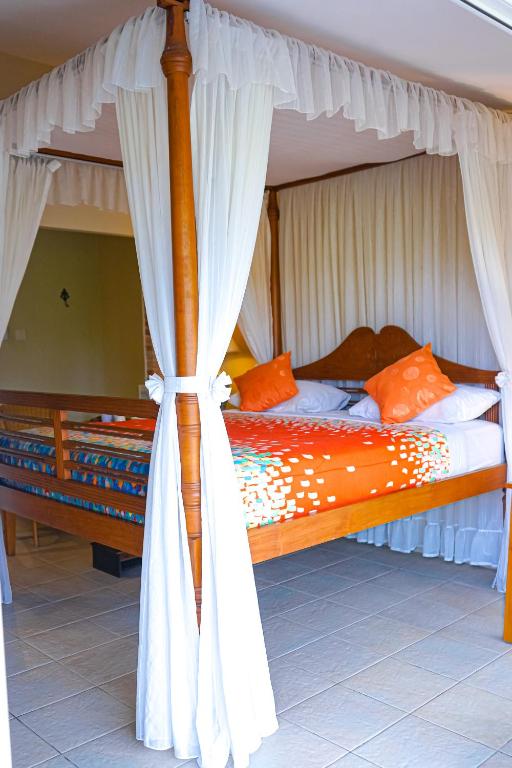 Hotel Deli River and Restaurant Omlandia - Suite De Luna De Miel