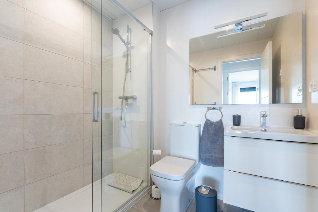 Kúpeľňa v ubytovaní 208 New luxury apartment Calaserena