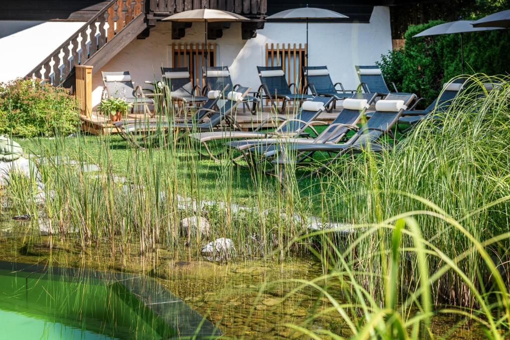 A garden outside Hotel Niederreiter