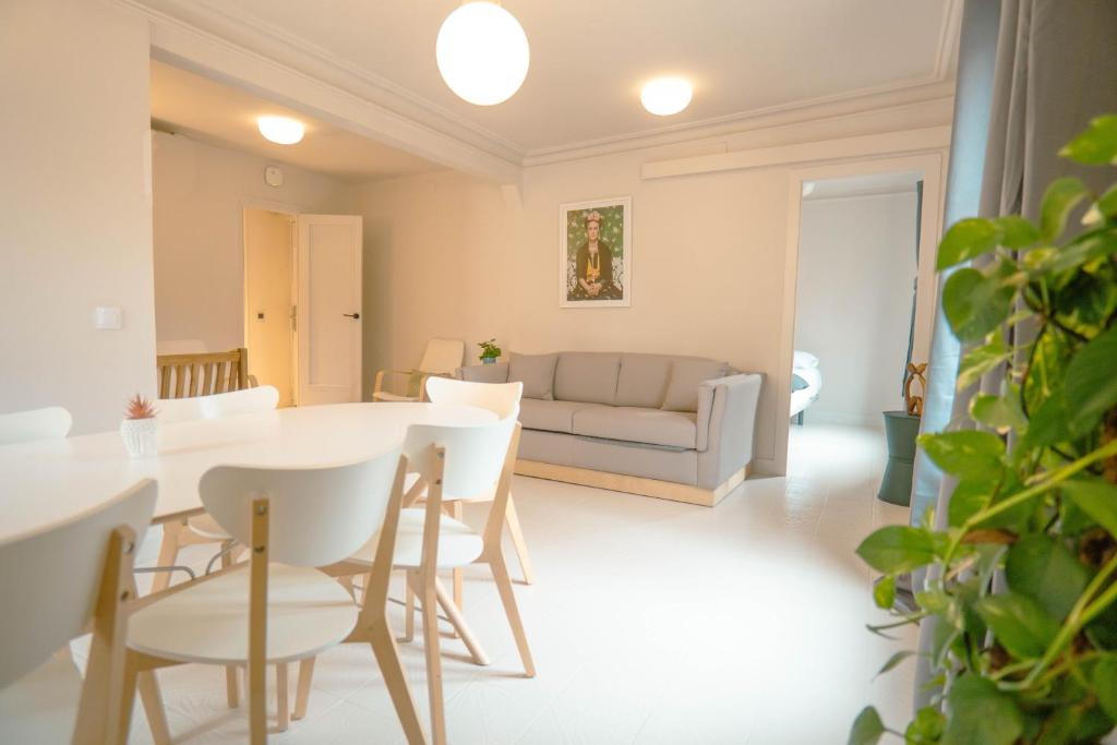 Smartr Barcelona Ramblas - Resim 33