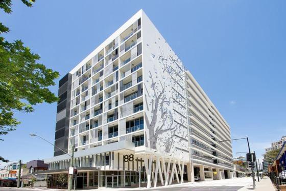 Chatswood CBD Modern Apartment