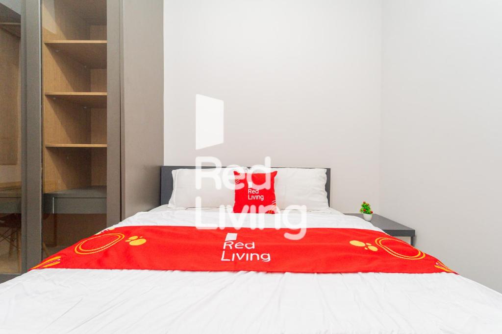 RedLiving Apartemen Transpark Juanda - Icha Rooms Tower Jade with Netflix - Studio
