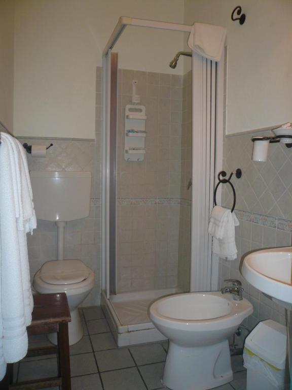 Koupelna v ubytování Albergo La Fontanella