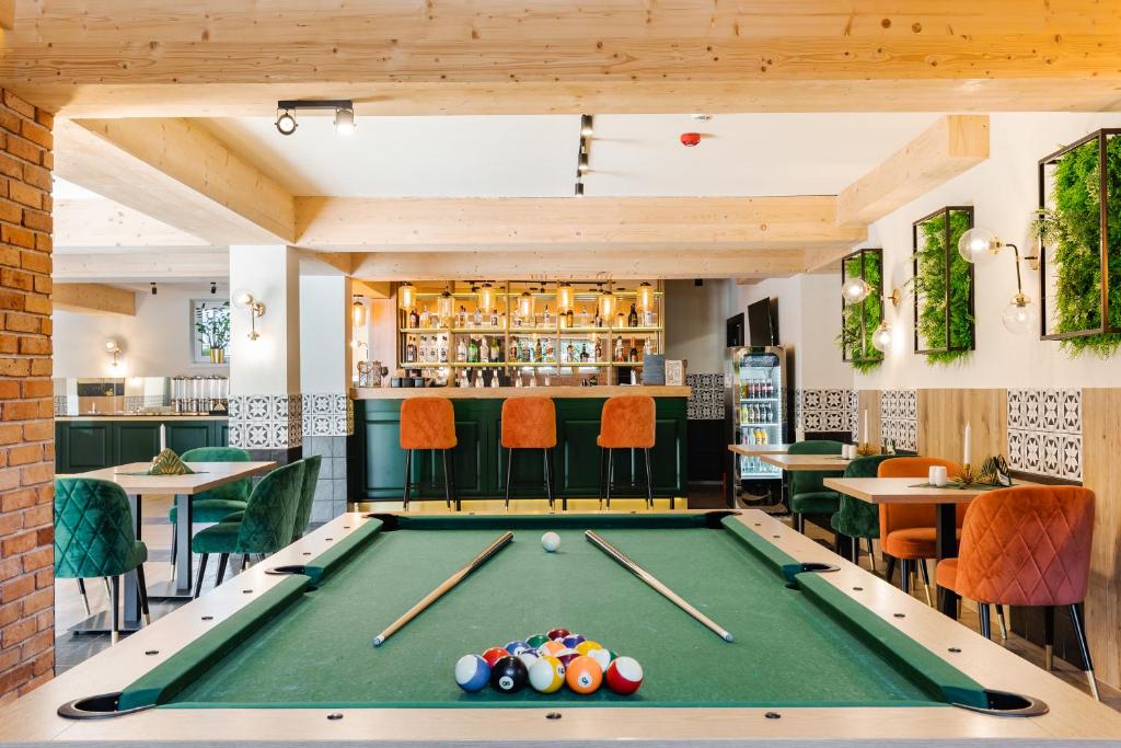Biliardový stôl v ubytovaní Aparthotel Diamond SPA Family
