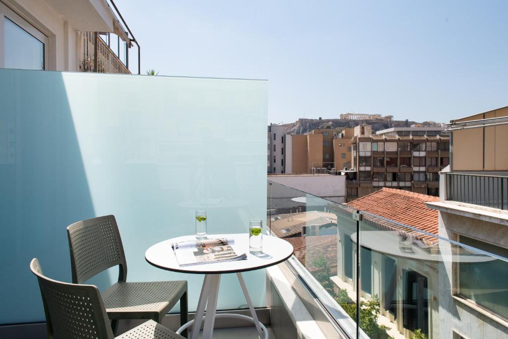 Balkón nebo terasa v ubytování Enattica Suites