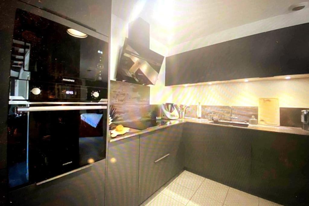 Kuchnia lub aneks kuchenny w obiekcie Magnifique maison avec piscine