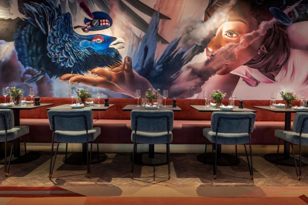 Virgin Hotels Edinburgh - Resim 12