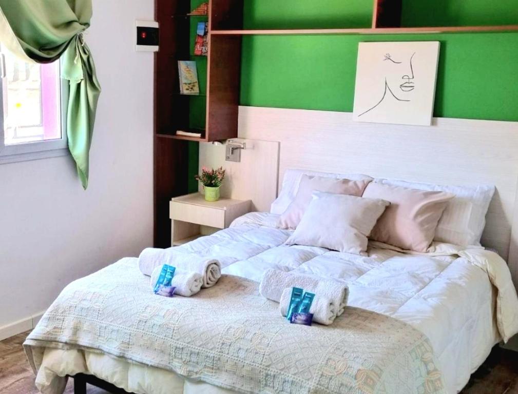 Een bed of bedden in een kamer bij -Malargüe House-