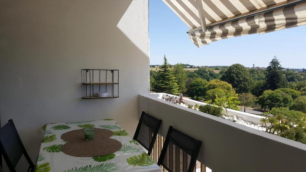 Zdjęcie z galerii obiektu Appartement avec vue w mieście Montrichard