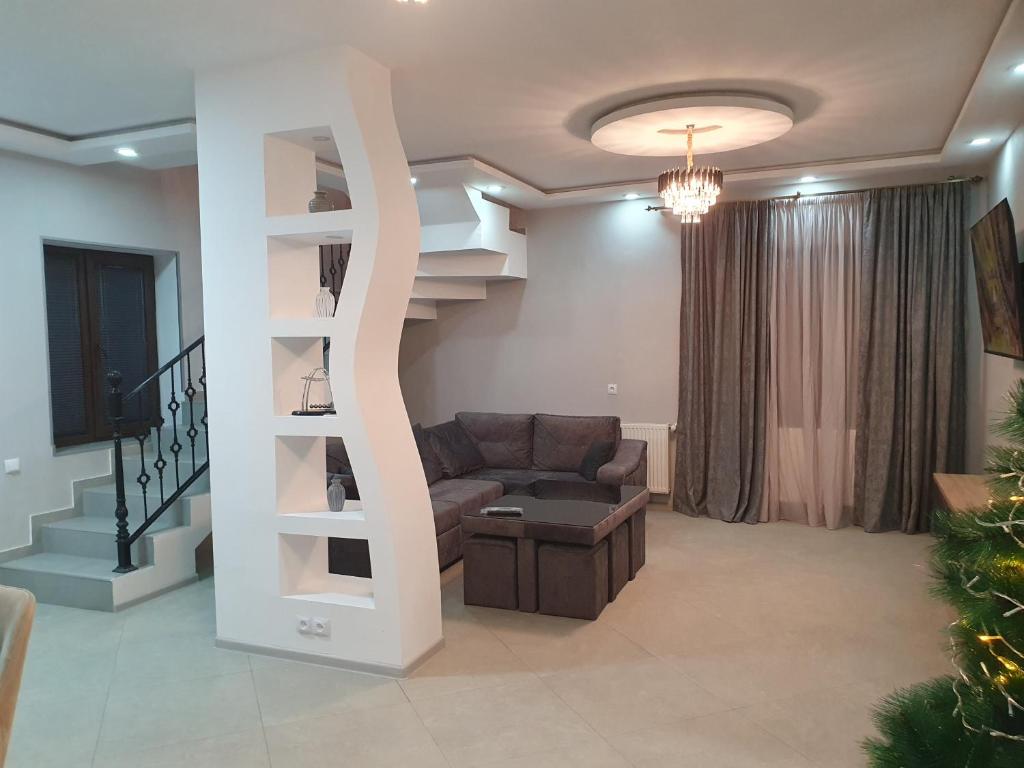Posezení v ubytování Gesh House