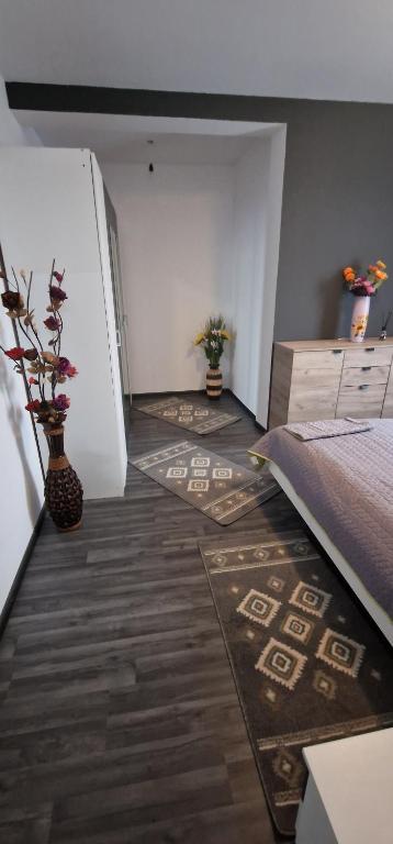 APARTAMENT 2 CAMERE langa Aeroport - Housity