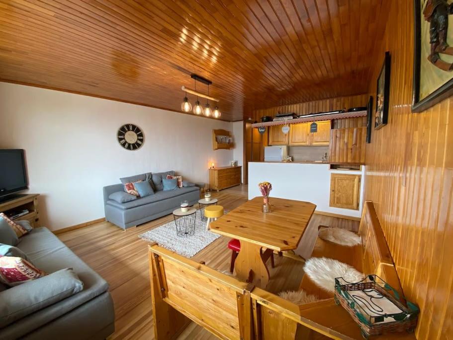 Photo de la galerie de l'établissement Appartement Cosy et convivial au pied des pistes., à Orcières