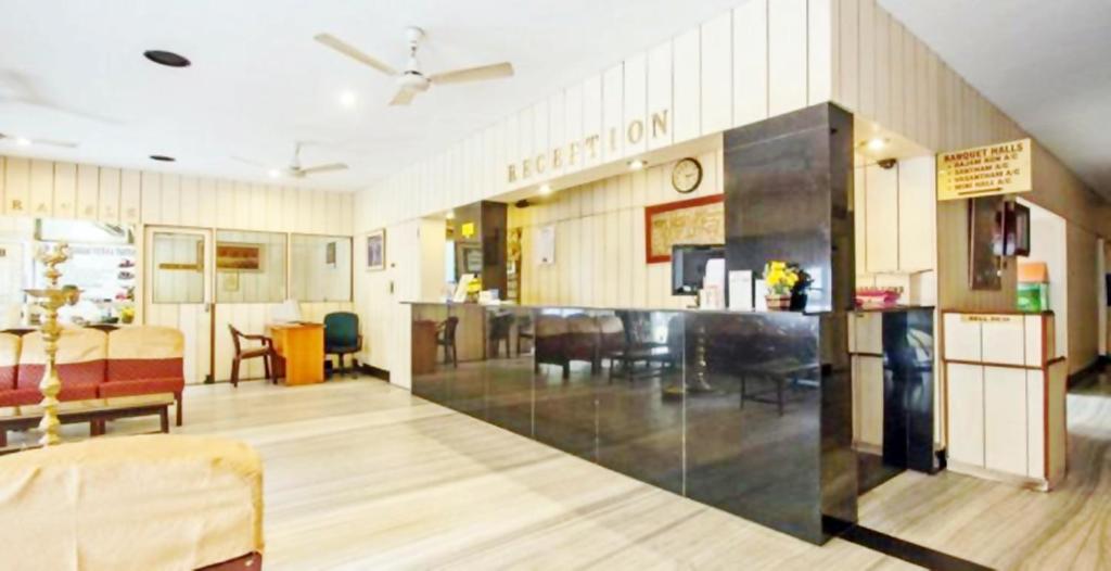 Kuchyň nebo kuchyňský kout v ubytování Hotel Pandian