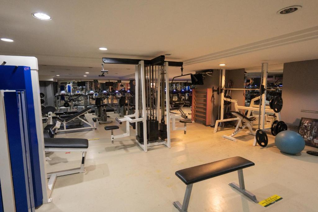 Fitness centrum a/nebo fitness zařízení v ubytování The Green Park Bostancı
