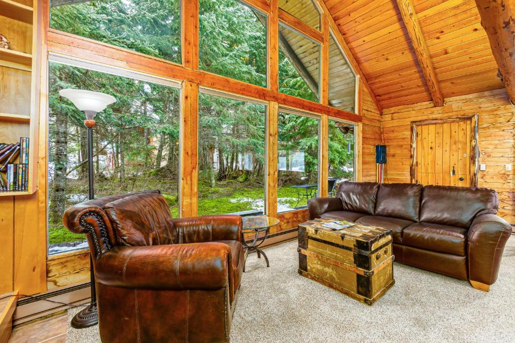 Posezení v ubytování Alpine Meadows Log Cabin