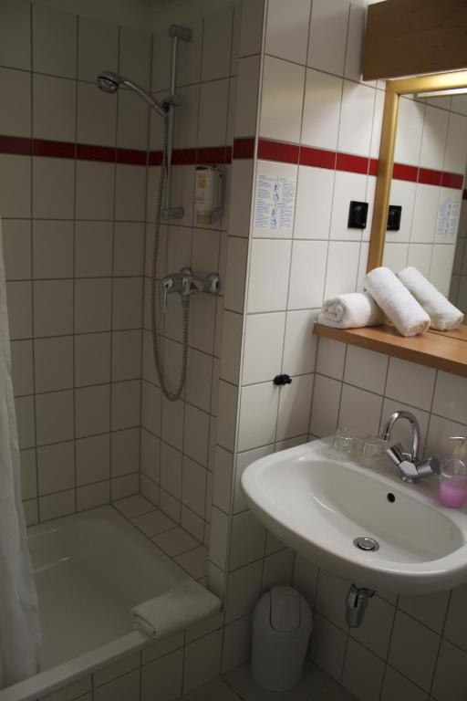 Koupelna v ubytování ACRON Hotel Wittenberg