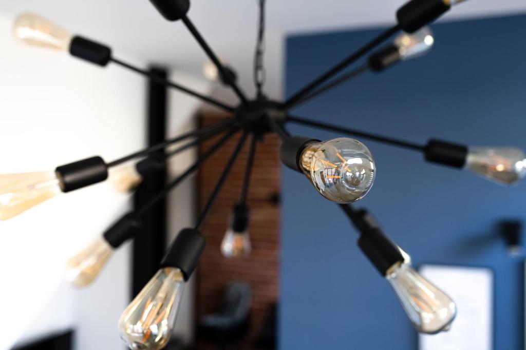 NEO UNIQUE & BRIGHT Apartments, FREE PARKING, 15min Old Town & Kazimierz - by Homelike Krakow - 11