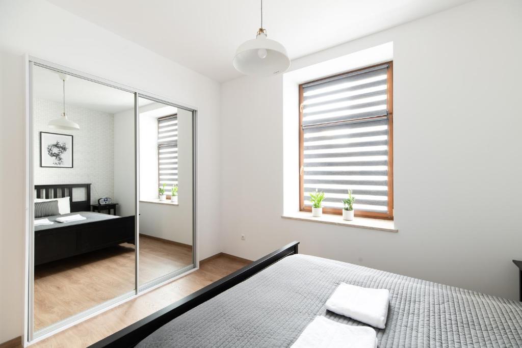 NEO UNIQUE & BRIGHT Apartments, FREE PARKING, 15min Old Town & Kazimierz - by Homelike Krakow - 15