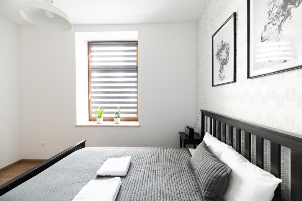 NEO UNIQUE & BRIGHT Apartments, FREE PARKING, 15min Old Town & Kazimierz - by Homelike Krakow - 8