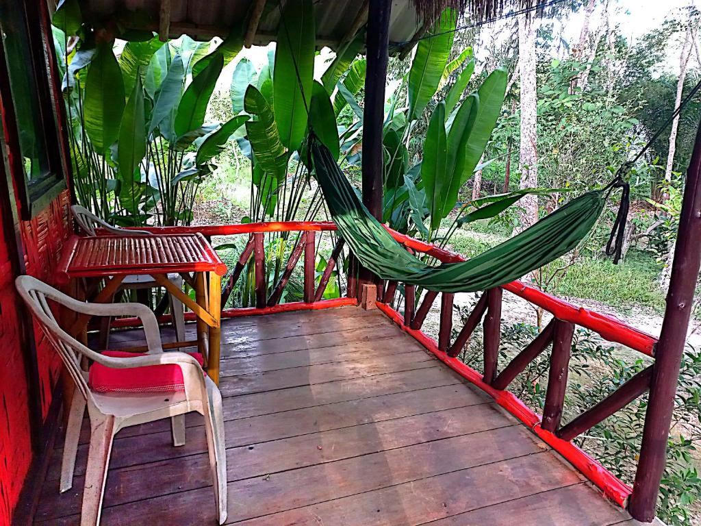 Lanta Maikeaw Bungalow - Drievoudige Kamer Met Uitzicht Op De Tuin