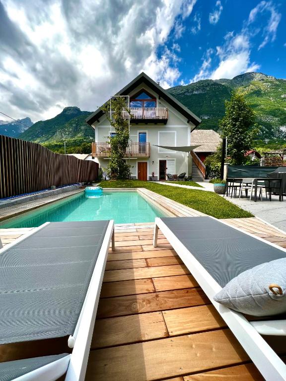 Nespecifikovaný výhled na hory nebo výhled na hory při pohledu z apartmánu