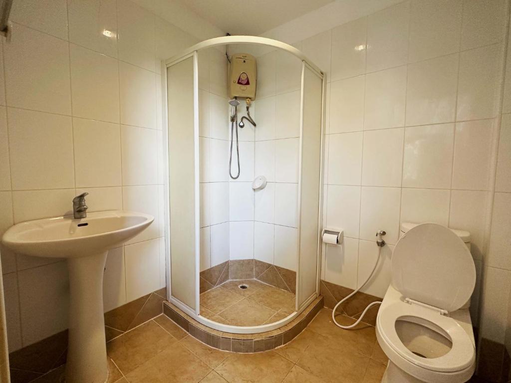 Plernpetch Hotel - 2