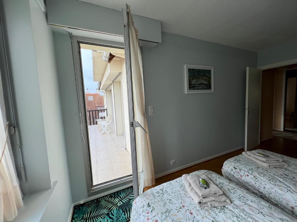 Posteľ alebo postele v izbe v ubytovaní La Vigie spacieux, lumineux, piscine