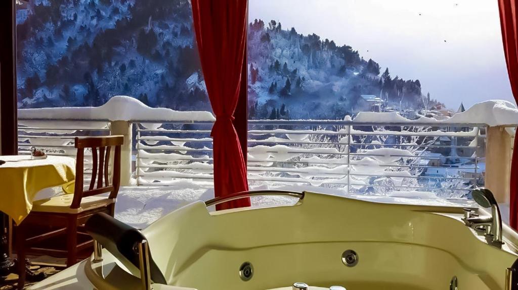 Nespecifikovaný výhled na hory nebo výhled na hory při pohledu z bed and breakfast