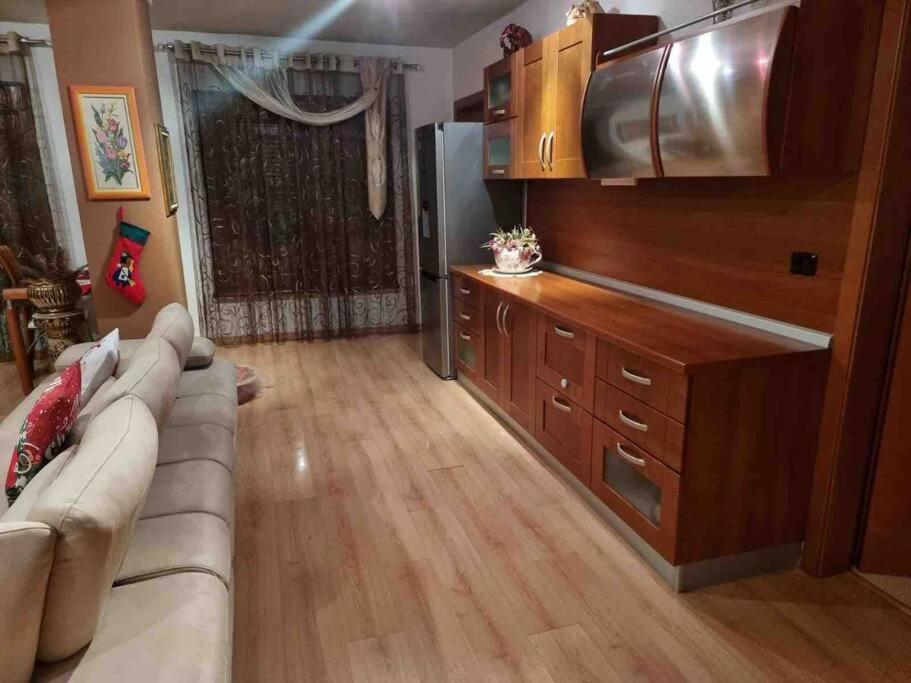 Wilson Square Apartment - Image 8