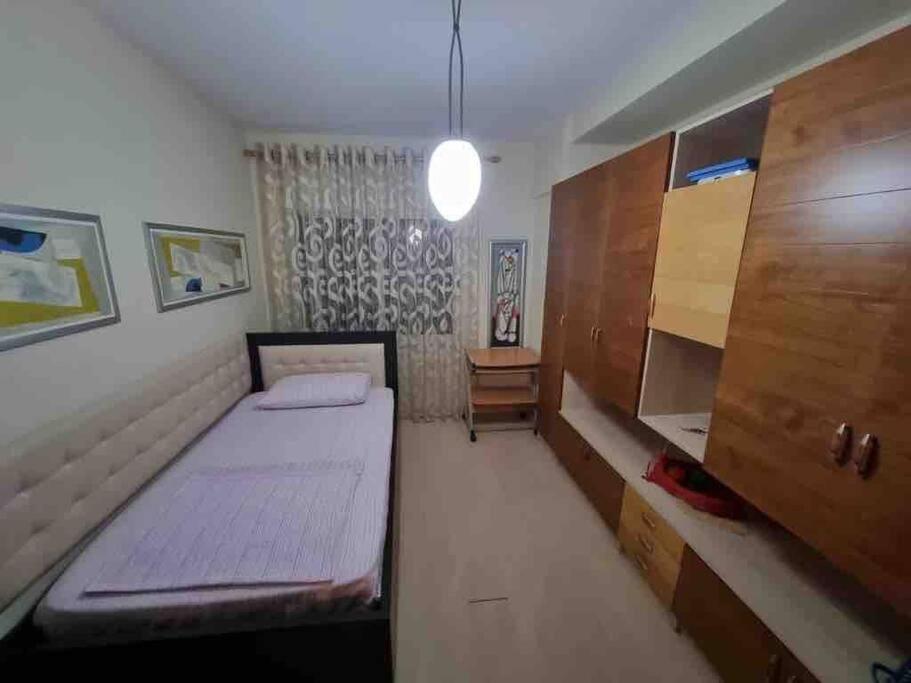 Wilson Square Apartment - Image 7