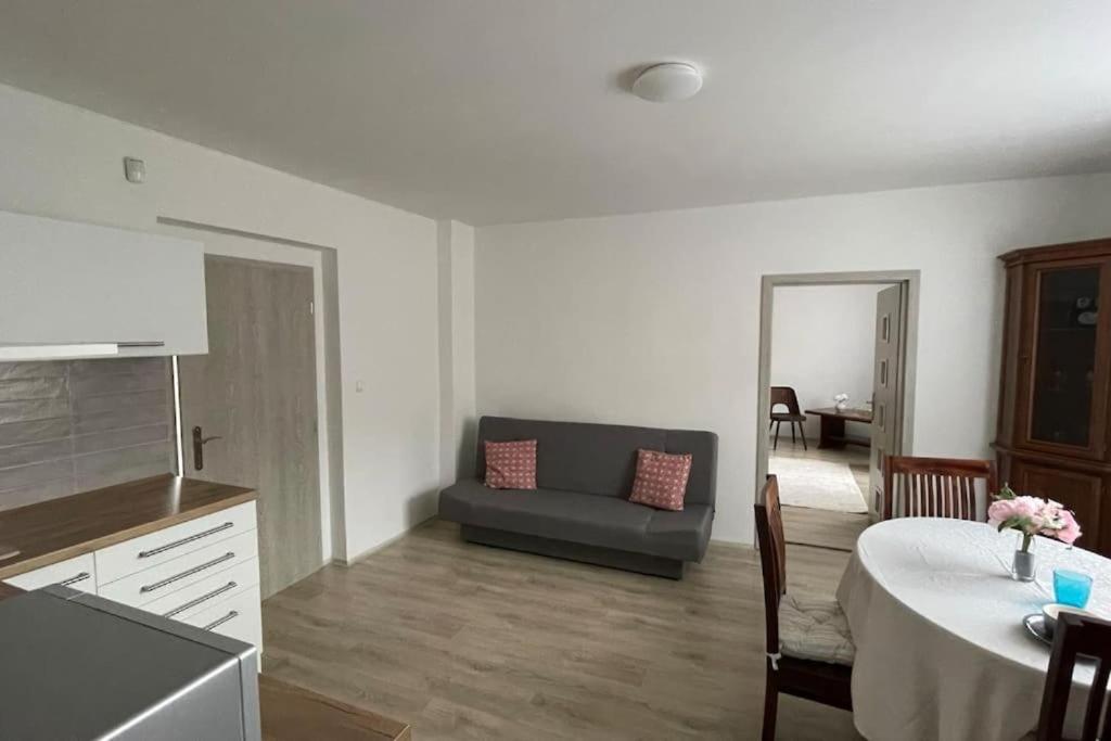 Posezení v ubytování Dům nad Jezerem - apartmán I.