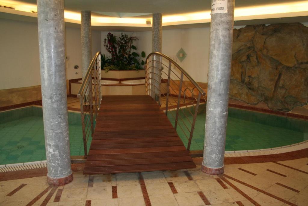 Bazén v ubytování Hotel Krone nebo v jeho okolí