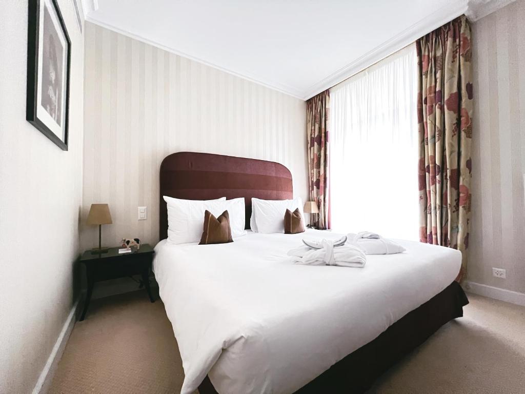 Hôtel Des Trois Couronnes & Spa - The Leading Hotels of the World - Suite Con Vista A La Ciudad