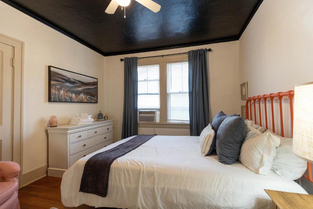 Historic Revival Midtown Memphis Duplex 64 Yes Pets Fast Wifi Free Parking - Maison D'une Chambre