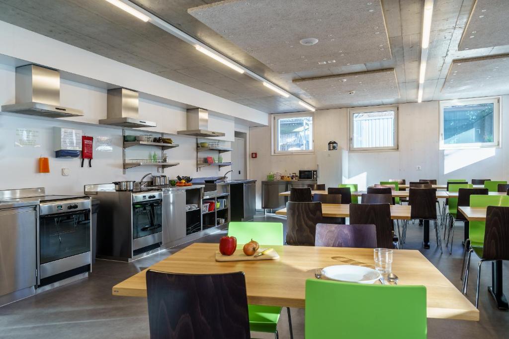 Backpackers Villa Sonnenhof - Hostel Interlaken - Resim 20