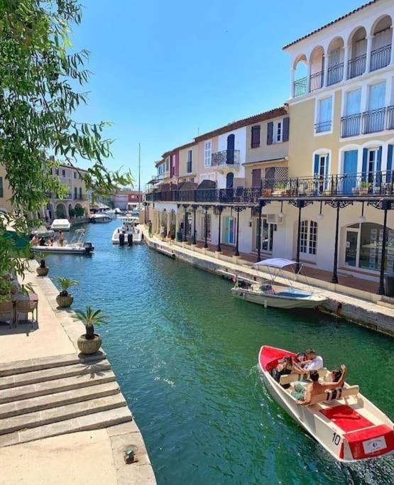 Fotografia z galérie ubytovania Parking et Terrasse Maison au village totalement rénovée v destinácii Grimaud