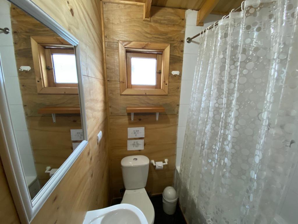 Koupelna v ubytování Hostal Palafito Waiwen