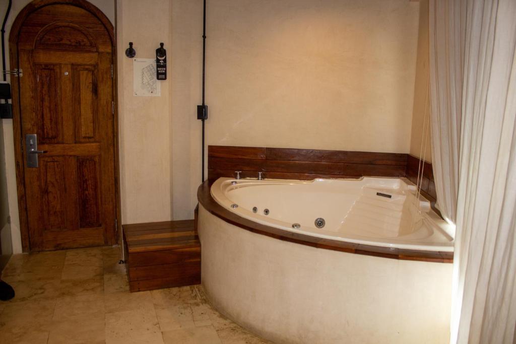 Caribbean Paradise Hotel & Spa - 5th Avenue photo