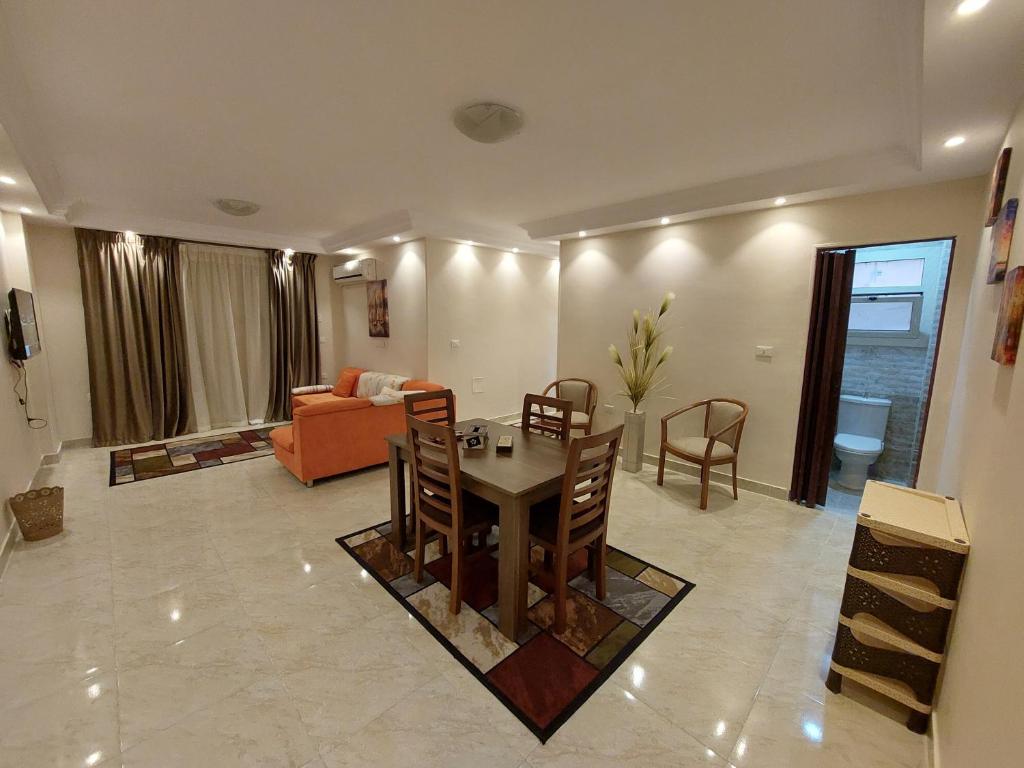 Χώρος καθιστικού στο Gazzar inn Madinaty15