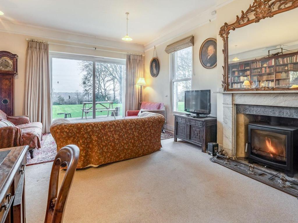 Caldbec House, Battle Updated 2023 Prices