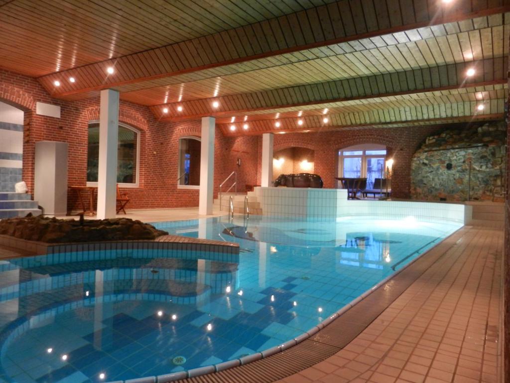 Bazén v ubytování Nordsee Hotel Borkum nebo v jeho okolí