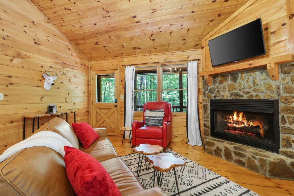 Vacation Home Whitetail Ridge Ultimate Cozy Cabin, Ellijay, GA - Booking.com