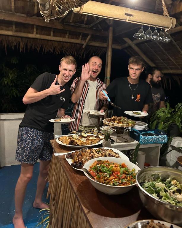 Jídlo v hostelu nebo okolí