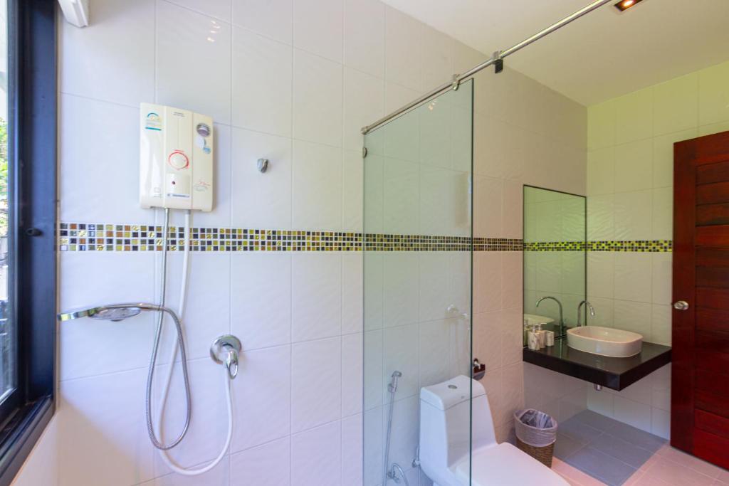 Rossarin Sea View Patong - Resim 24